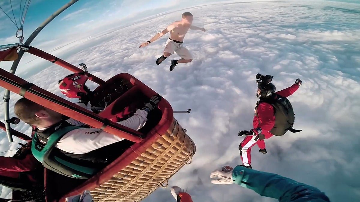 Daredevil Skydiver Jumps Without Parachute